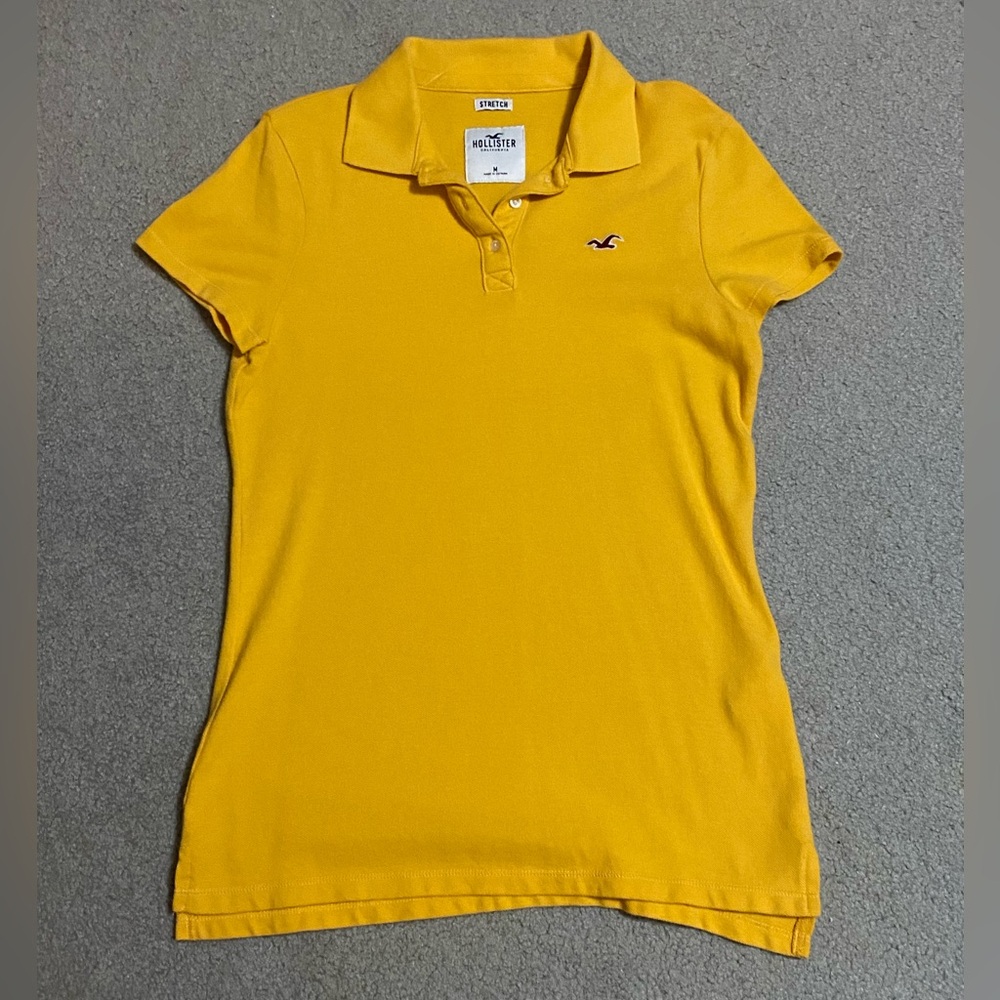 Hollister Women’s Gold Polo; Size: Medium